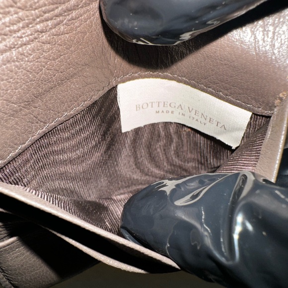 Bottega Veneta Intrecciato leather bifold wallet, Unisex. - Picture 6 of 14